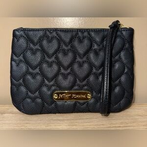 NWOT BETSEY JOHNSON Black Heart Quilted/Sequins Wristlet.
